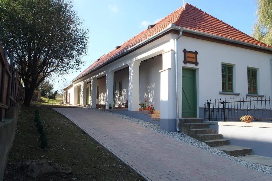 Tájház, Bakonynána