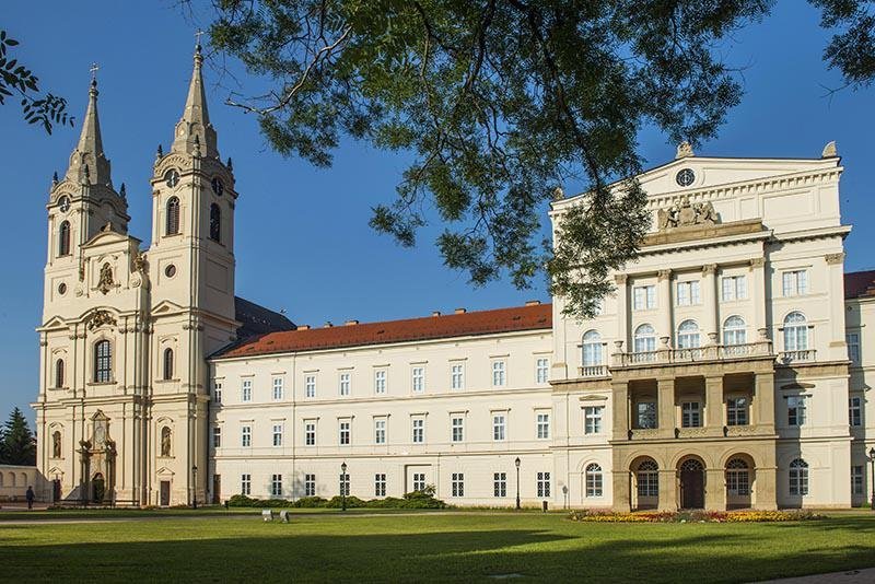 Zirci Ciszterci Apátság Bazilika