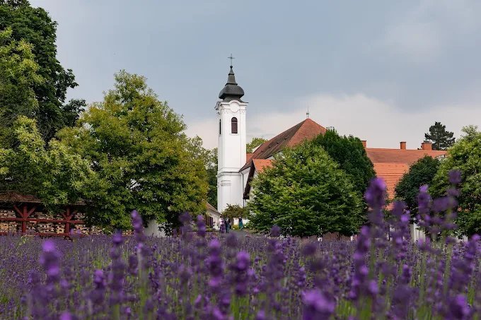 Szent Mauríciusz Monostor, Bakonybél
